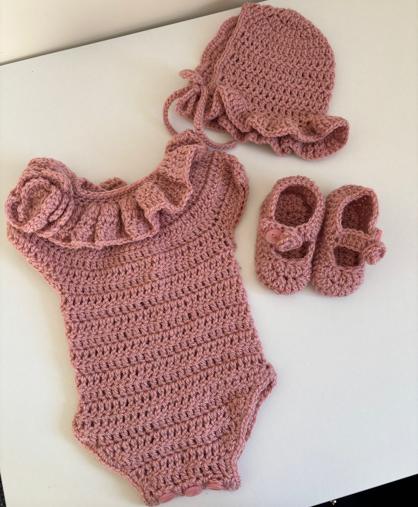 0-3 months crochet set - instant dispatch