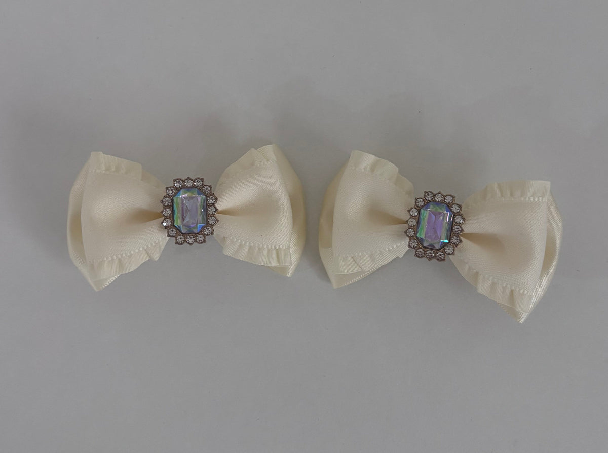 Cream frilly mini piggies