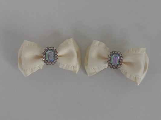 Cream frilly mini piggies